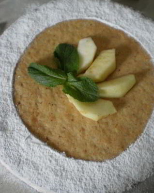 Яблочный торт с карамельным баварским муссом