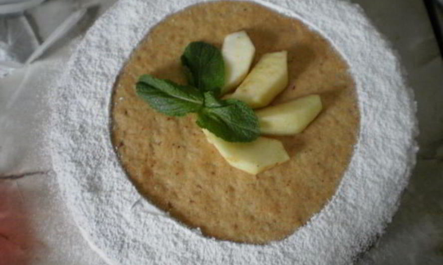 Рецепт яблочного торта с карамельным баварским муссом