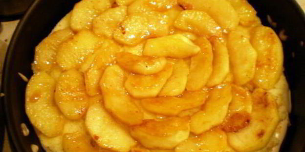 яблочный торт с карамельным баварским муссом