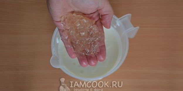 желейный торт с клубникой