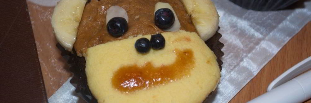Выпечка в виде обезьянки