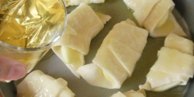 яблочные слойки со сладкой карамелью