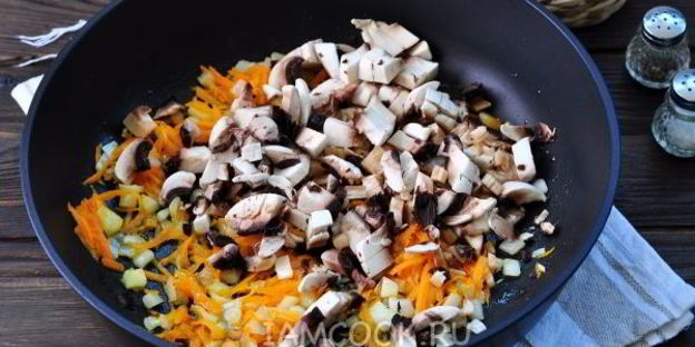 кабачковая запеканка с фаршем и сыром