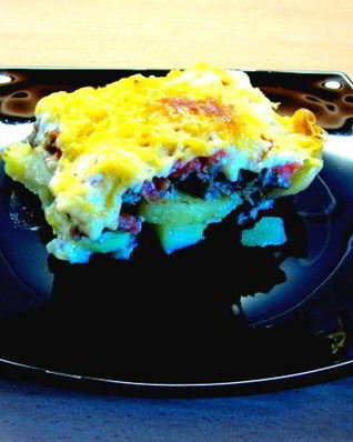 Картофельная запеканка с фаршем и помидорами