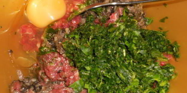 картофельная запеканка с мясом и шпинатом