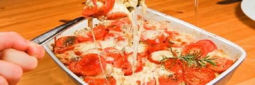 Картофельная запеканка с помидорами