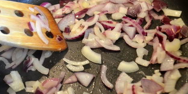 куриная запеканка из спагетти под корочкой из сыра джюгас