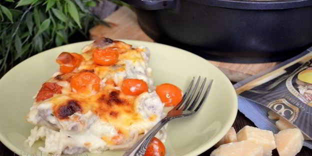 куриная запеканка из спагетти под корочкой из сыра джюгас