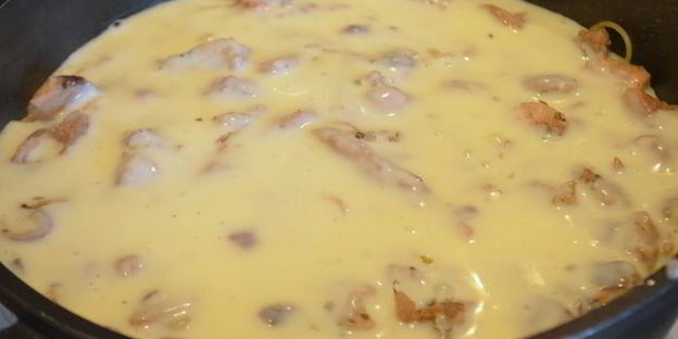 куриная запеканка из спагетти под корочкой из сыра джюгас