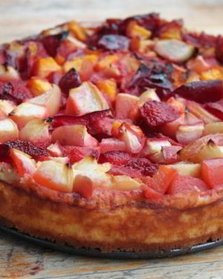 Легкая запеканка с творогом и фруктами