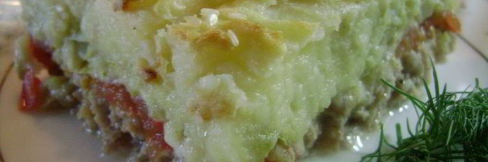 Слоеная запеканка с мясом и сыром