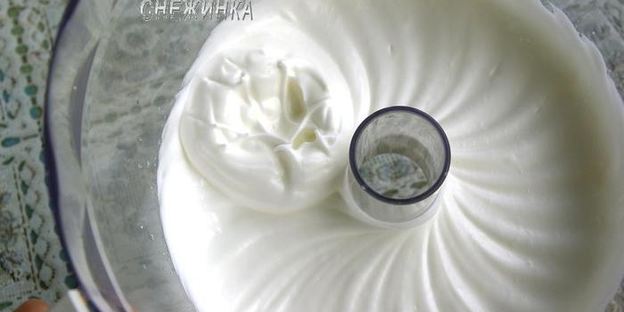 трехслойная творожно-тыквенная запеканка с черносливом