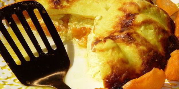 творожная запеканка-суфле с абрикосами