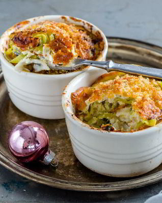 Запеканка из крабовых палочек и лука-порея