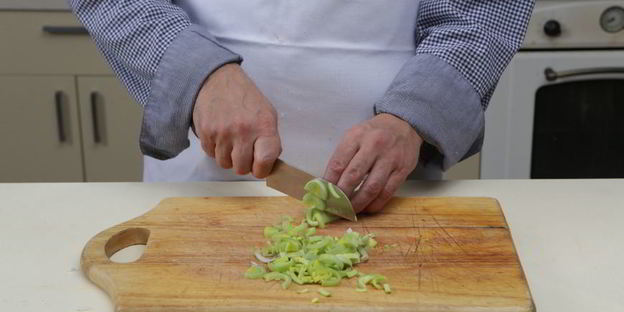 запеканка из крабовых палочек и лука-порея