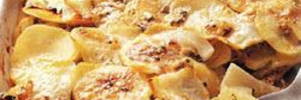 Запеканка с курицей, картофелем и голубым сыром