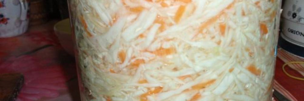 Быстрая квашеная капуста в банке на зиму