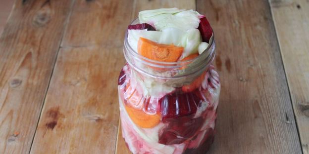 капуста на зиму со свеклой и морковью