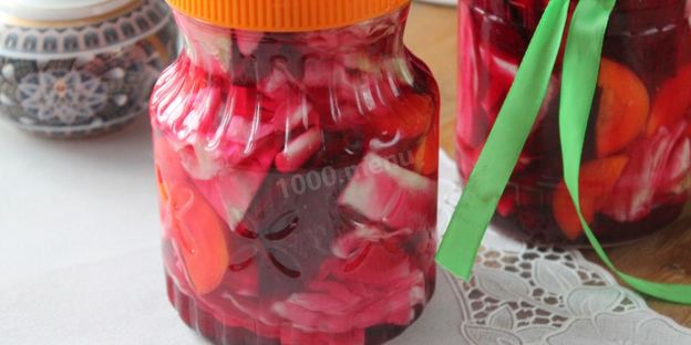 капуста на зиму со свеклой и морковью