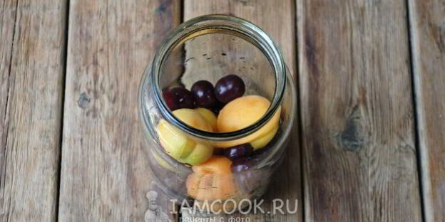 абрикосово-вишневый компот на зиму