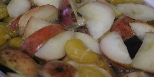 ароматный компот из яблок и мандаринов