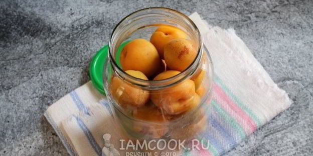 компот из абрикосов с косточками на зиму