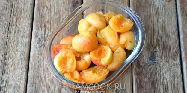 компот из черешни и абрикоса