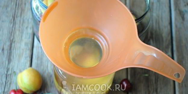 компот из черешни и абрикоса