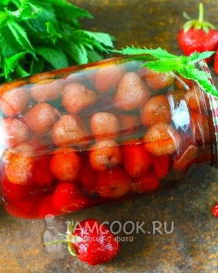 Компот из клубники с мятой на зиму