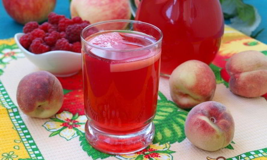 Рецепт компота из персиков, яблок и малины с мелиссой
