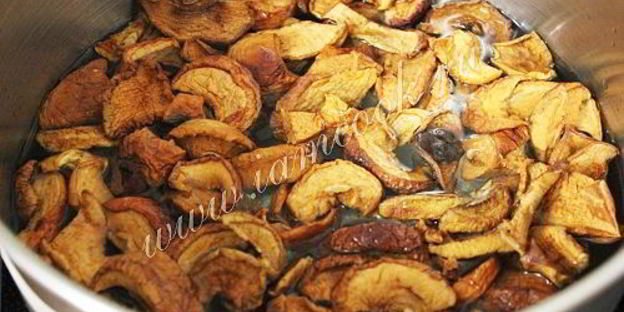 компот из сушеных яблок с тимьяном