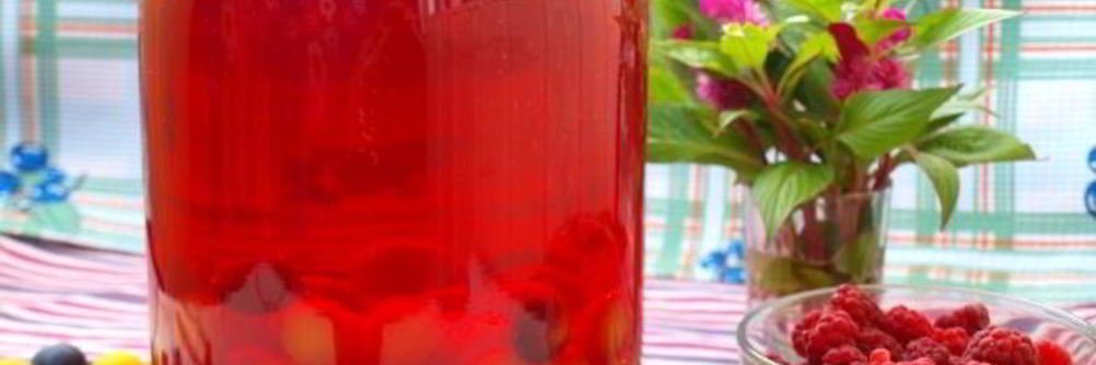 Компот из терна, алычи и малины на зиму