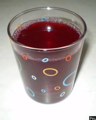 Компот из вишни с косточками