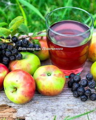 Компот из яблок и черноплодной рябины