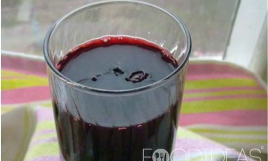 Рецепт компота из жимолости