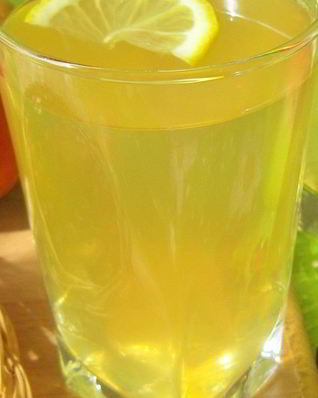 Компот с шиповником и имбирем