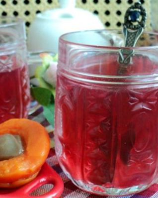 Компот со сливой, клюквой и вишней