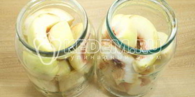 персиковый компот