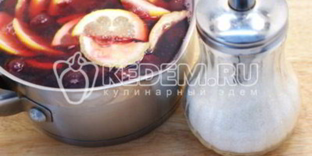 вишневый компот с лимоном