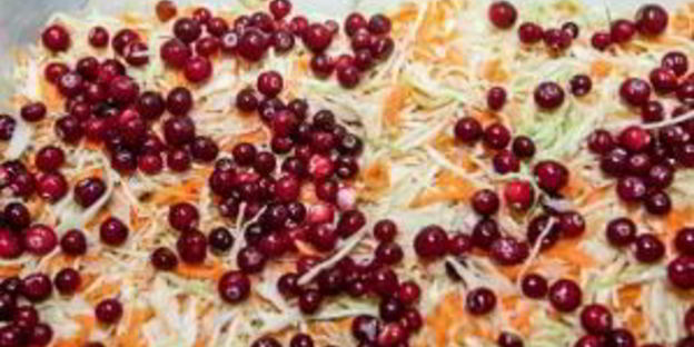 квашеная капуста с клюквой