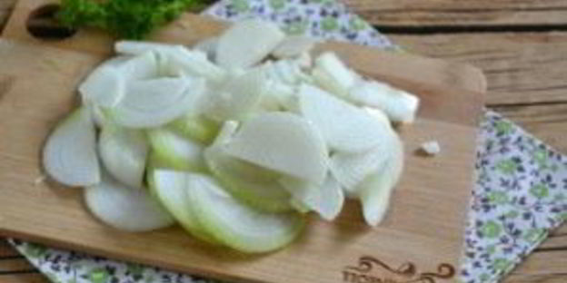 лук в томатном соке на зиму