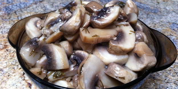 грибочки маринованные