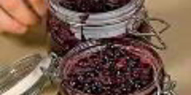 маринованная черная смородина