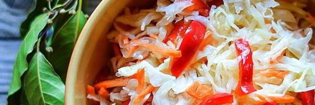 Маринованная капуста с красным перцем