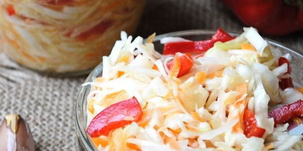 маринованная капуста с перцем
