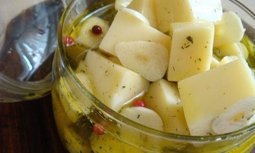 Рецепт маринованной моцареллы на закуску к вину