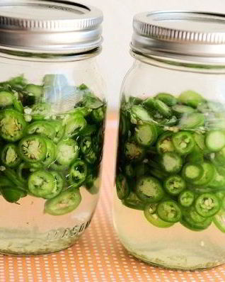 Маринованный перец чили