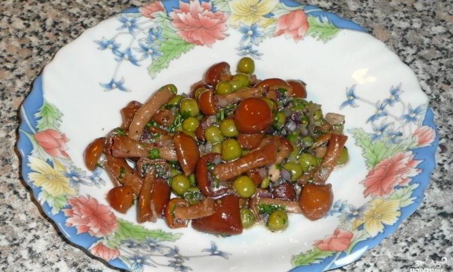 Рецепт маринованных опят с горошком