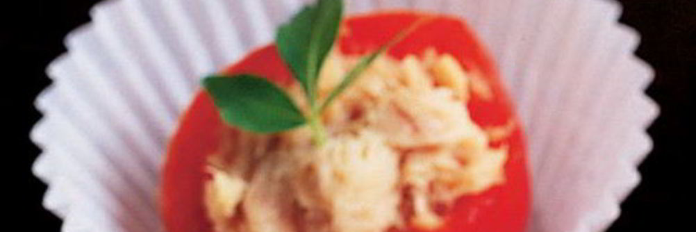 Маринованные перцы, фаршированные тунцом