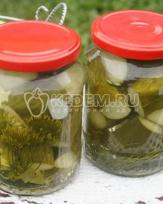 Огурцы маринованные резанные с перцем